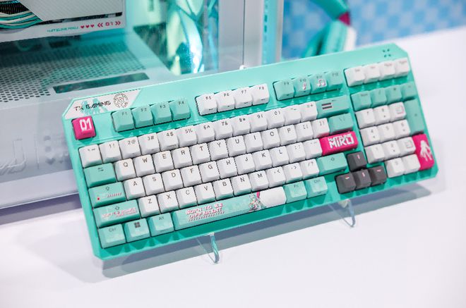 界联动燃爆二次元！全新外设惊艳亮相CQ9电子网站ROG×初音未来跨(图7)