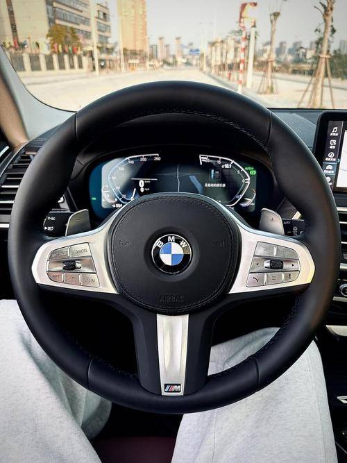 椅选择：运动座椅包裹性好弯道不侧倾CQ9电子有限公司运动性能小车座